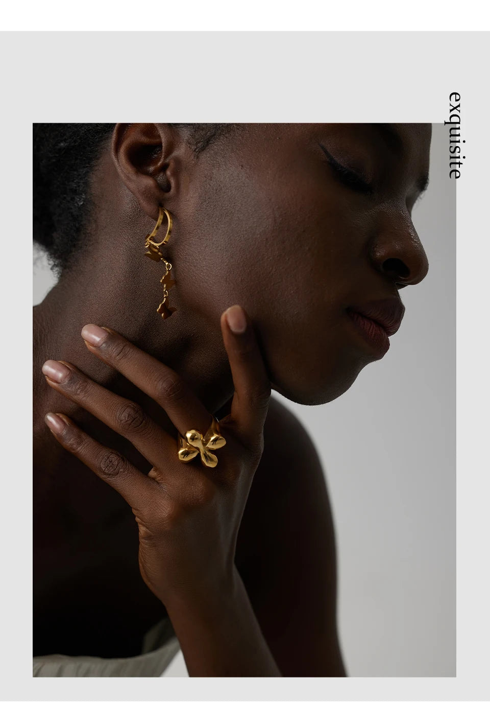 Hammered geometric ring in 18K gold-plated stainless steel.