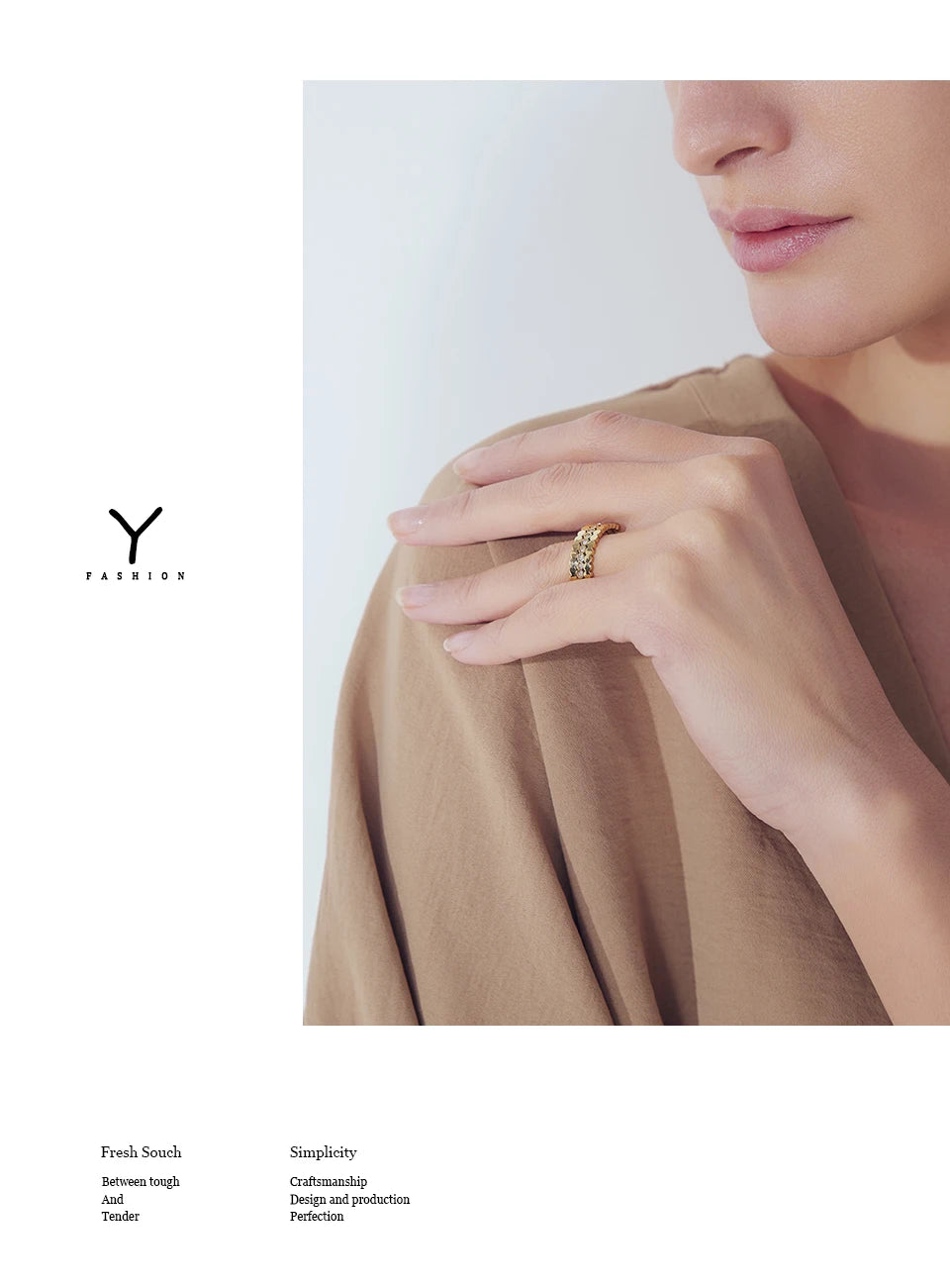Cubic zirconia geometric ring in 18K gold-plated 316L stainless steel with cubic zirconia.