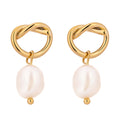 Freshwater pearl minimalist geometric earrings in copper with freshwater pearl.