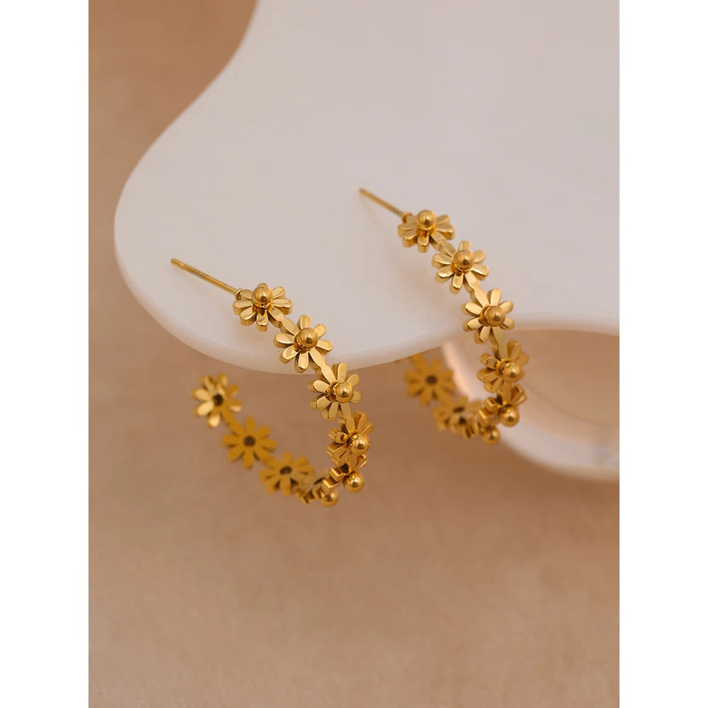 Flower Geometric Earrings — Gold-Plated Stainless Steel · PS1873
