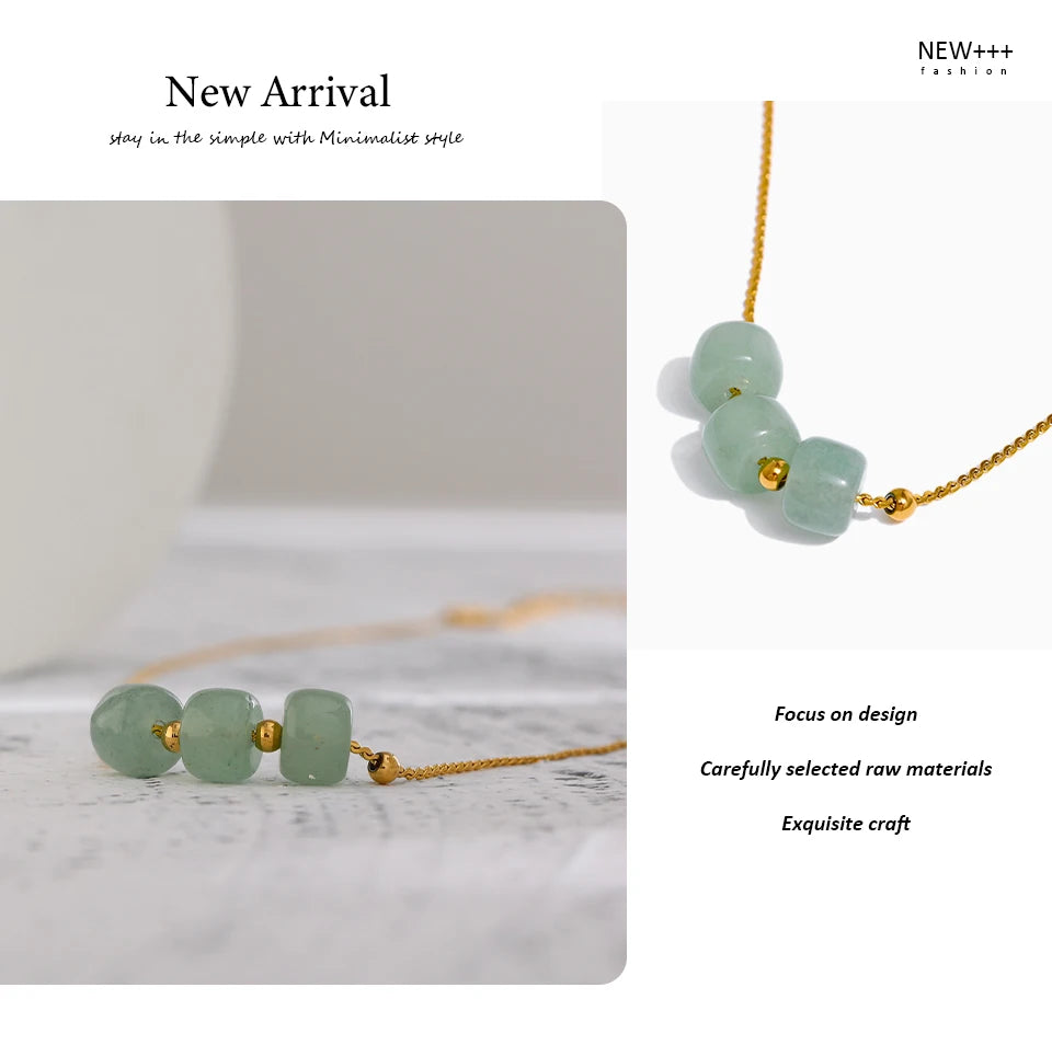 Green natural stone geometric necklace in 18K gold-plated stainless steel with natural stone.