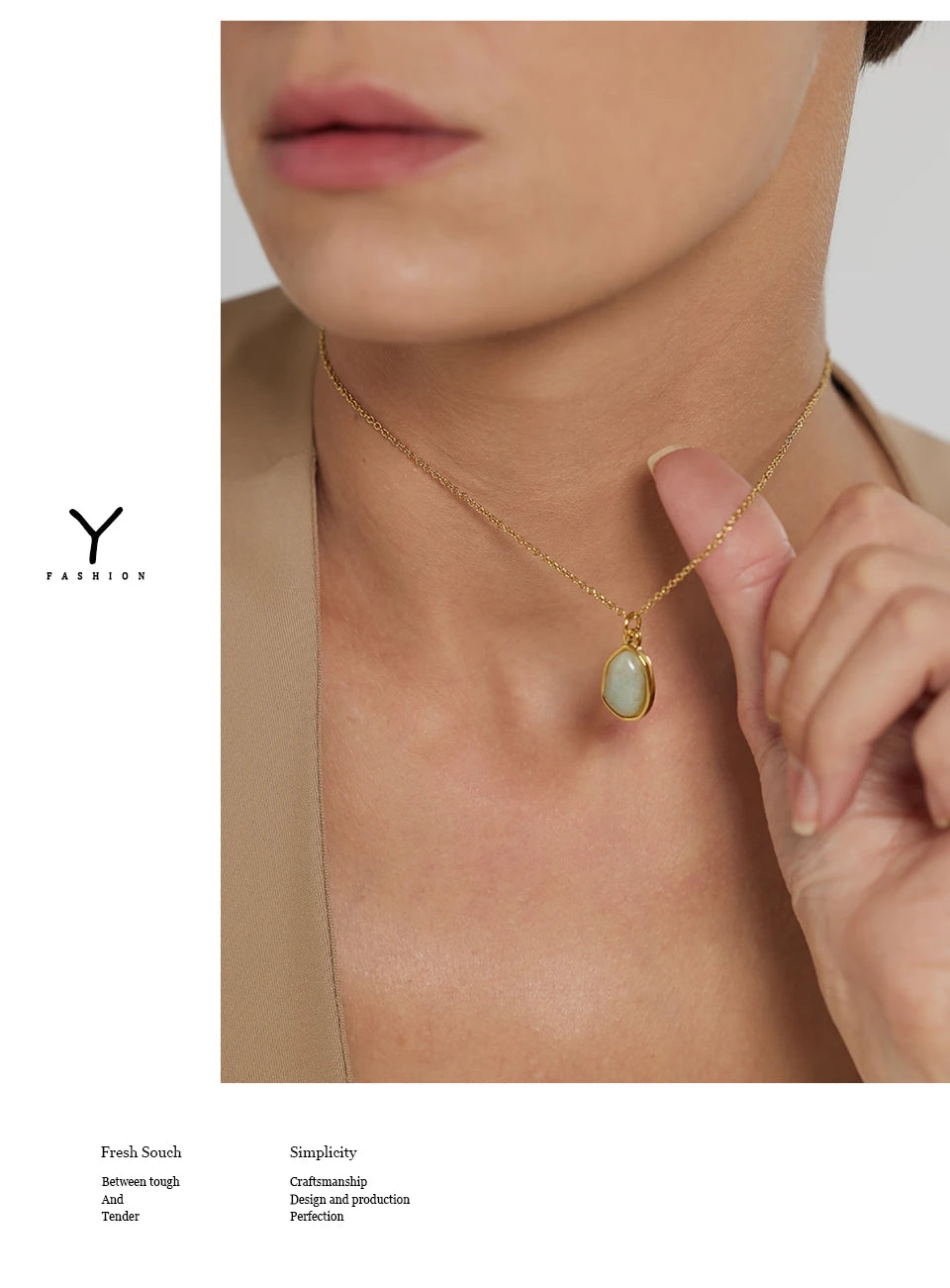 Green crystal natural stone necklace in stainless steel with natural stone and crystal.