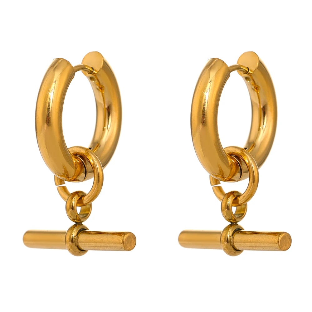Geometric earrings in gold-plated stainless steel.