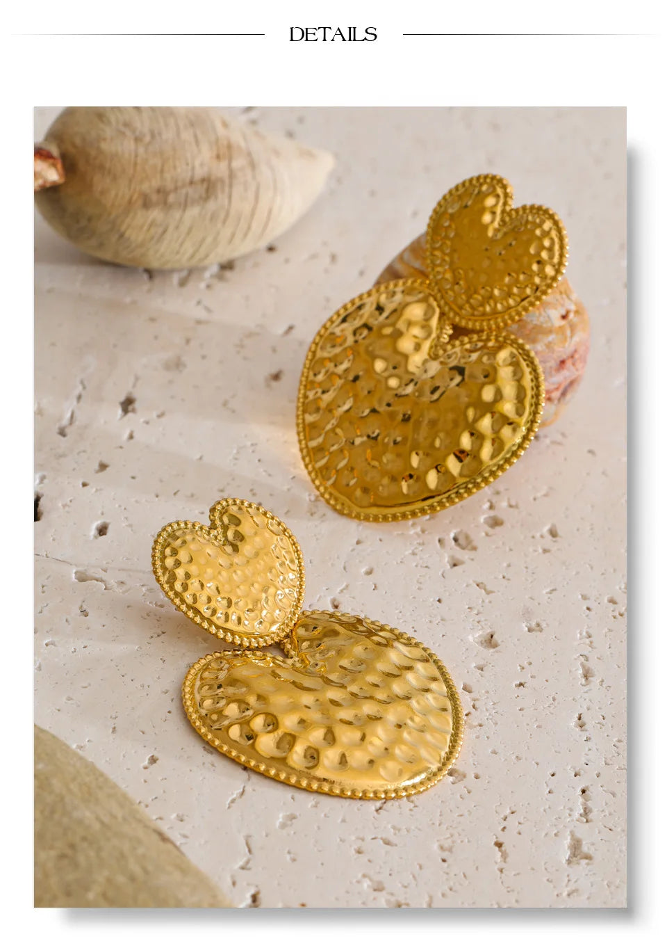 Heart earrings in gold-plated stainless steel.