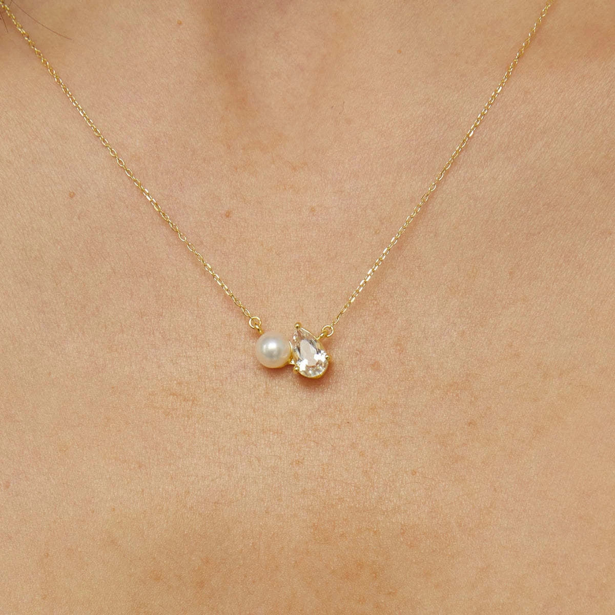Titanium steel ins teardrop pearl December birthstone necklace zircon pendant gold-plated color preservation