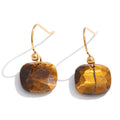 Natural stone geometric earrings in gold-plated stainless steel with natural stone.