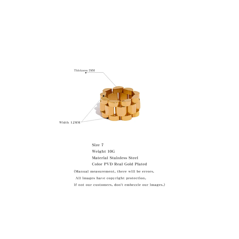 Geometric chain ring in gold-plated stainless steel.
