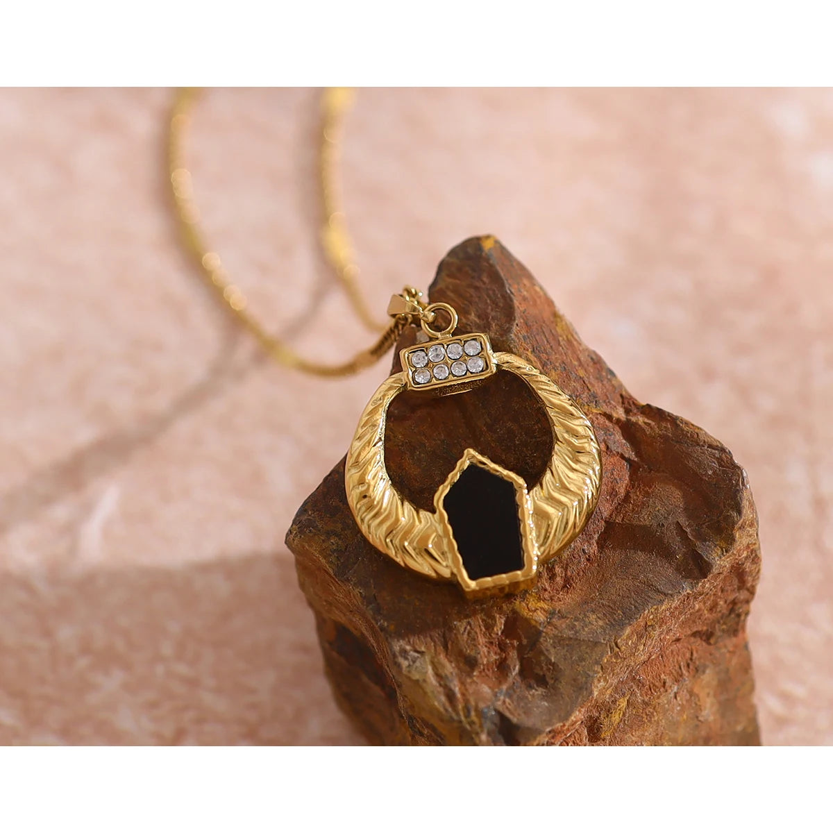 Pendant Necklace — 316L Stainless Steel · PS410