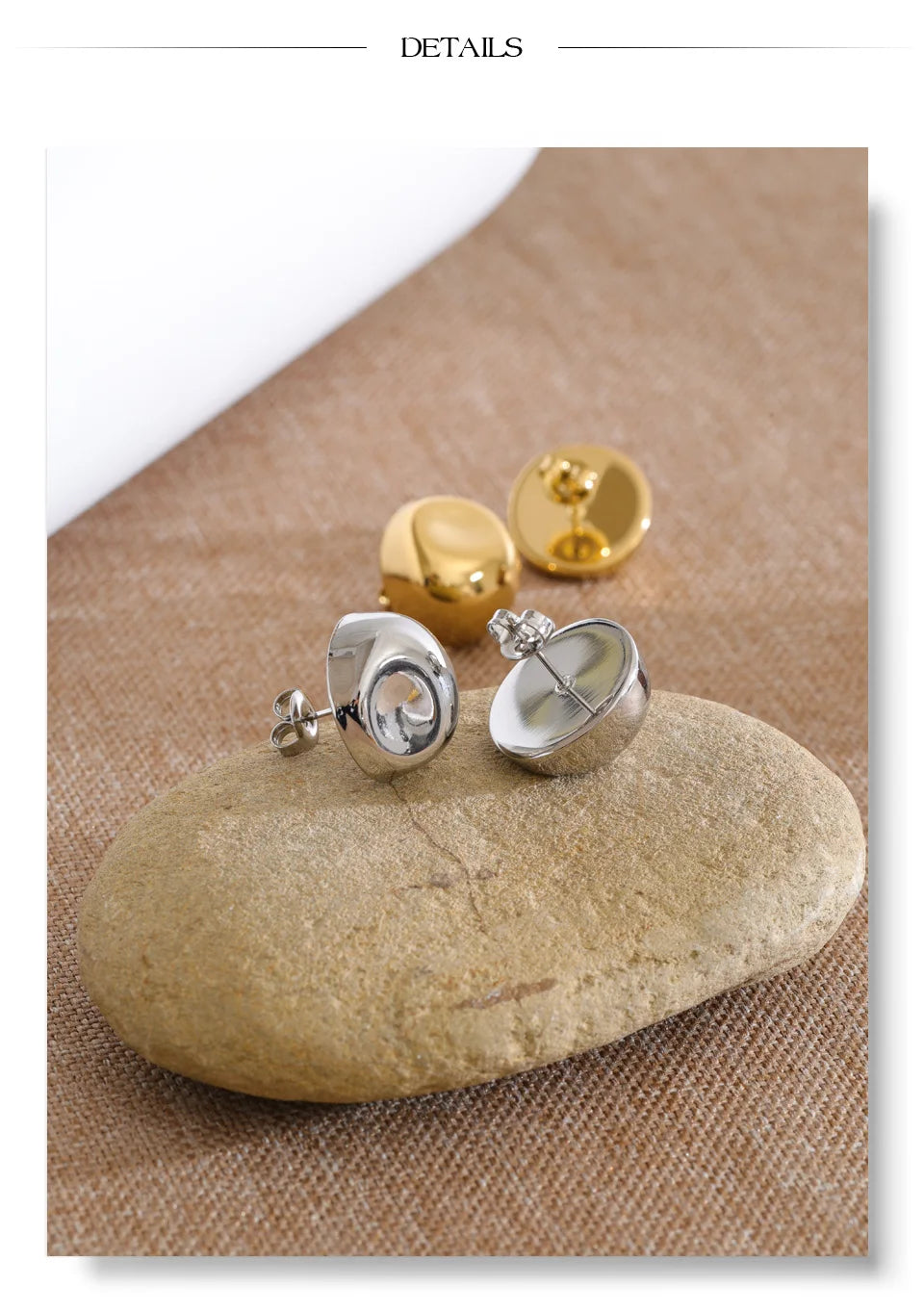 Geometric earrings in gold-plated stainless steel.