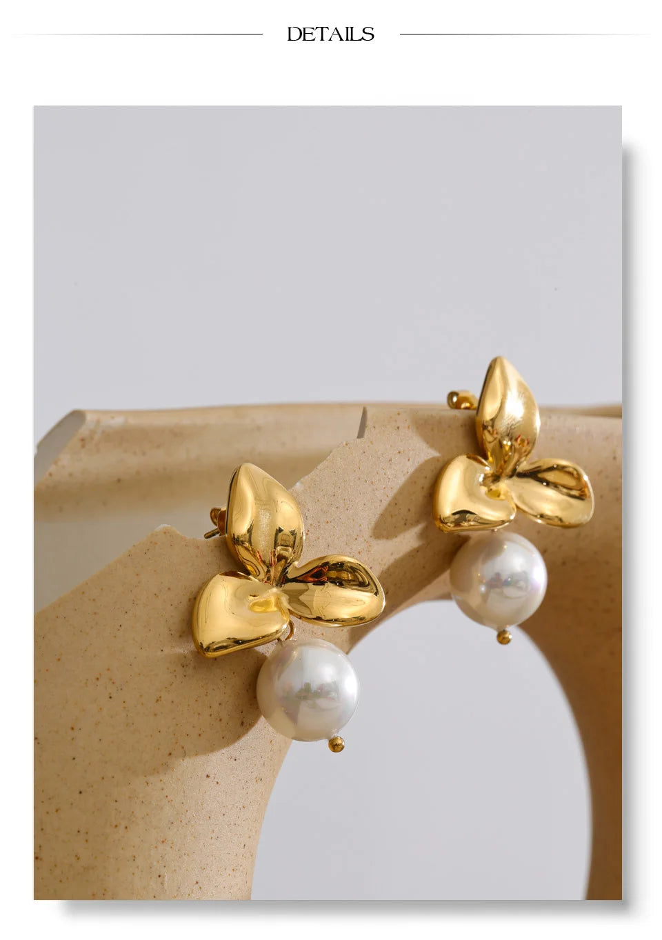 Pearl flower earrings in gold-plated stainless steel with pearl.