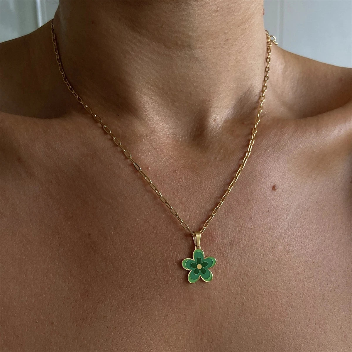 Versatile and fashionable multi-layer oil dripping flower pendant necklace charming women's jewelry