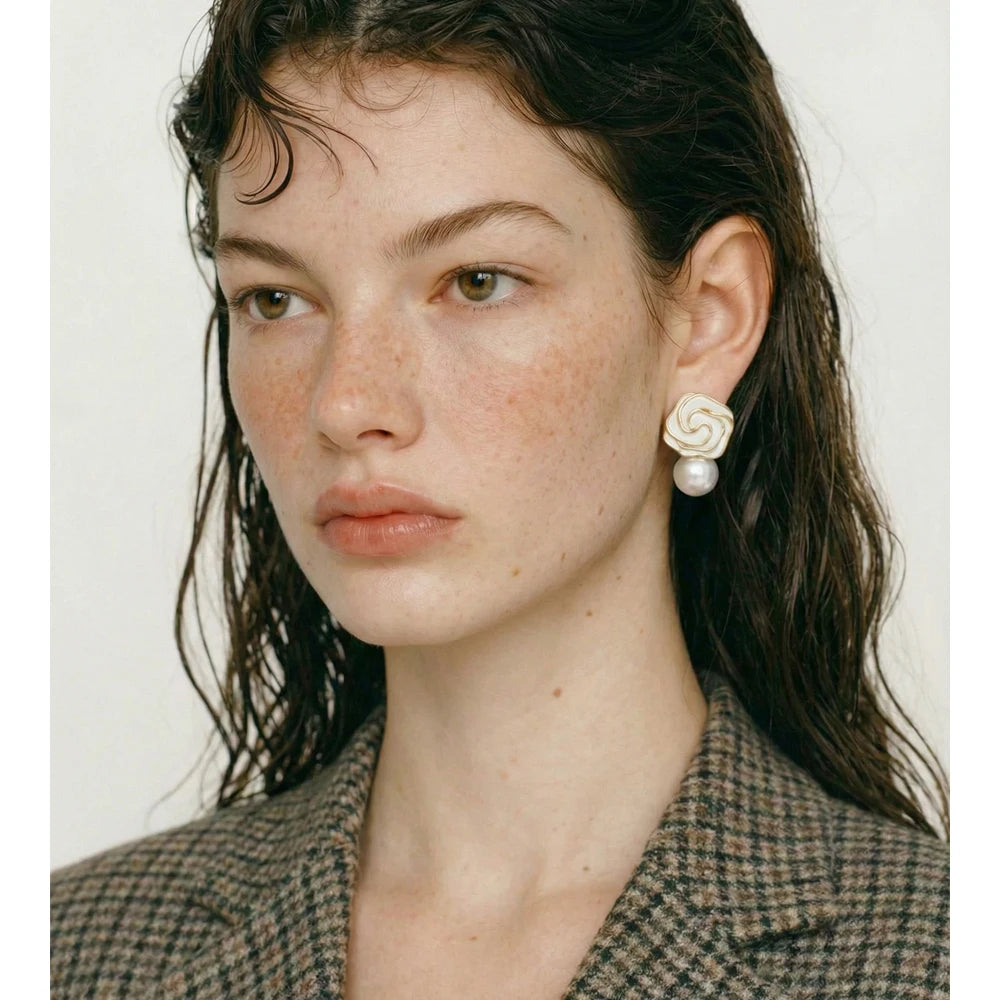 White pearl enamel earrings in gold-plated stainless steel with pearl and enamel.