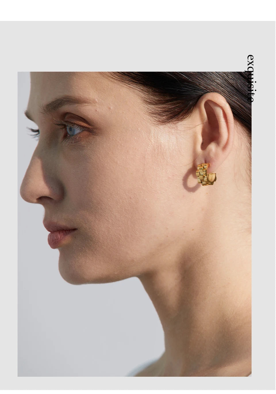 Hammered geometric earrings in 18K gold-plated stainless steel.