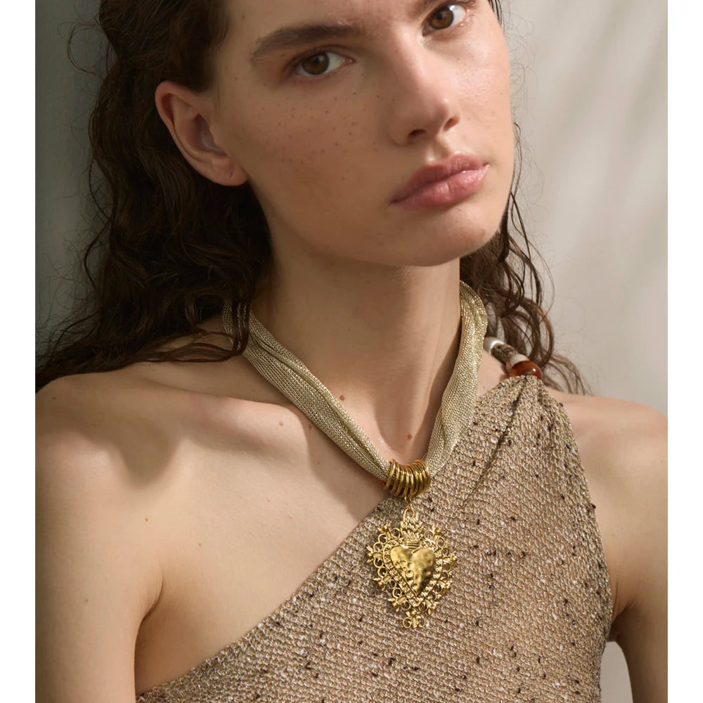 Heart chain necklace in gold-plated stainless steel.