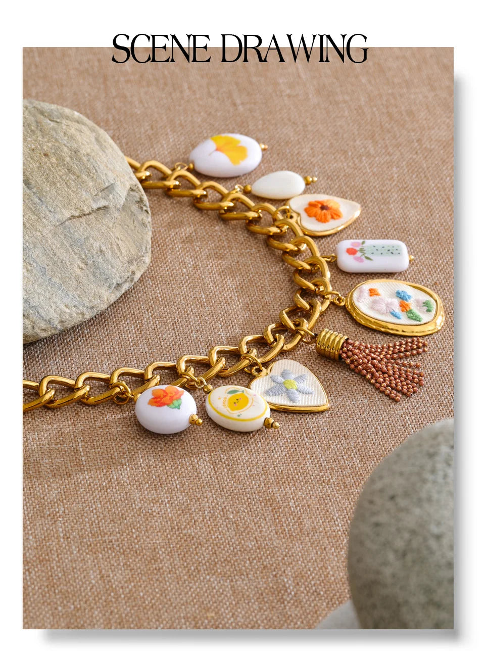 Heart flower necklace in gold-plated stainless steel.