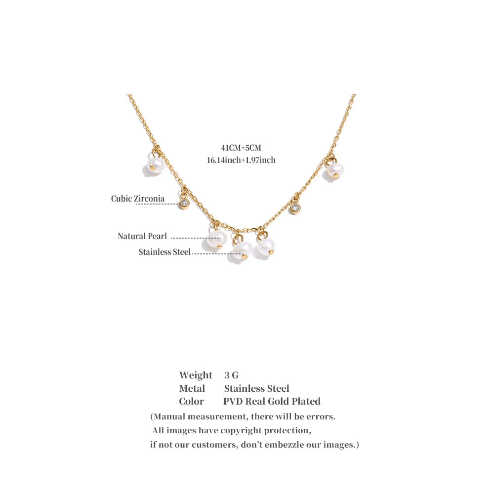 Cubic zirconia freshwater pearl geometric necklace in gold-plated stainless steel with freshwater pearl and cubic zirconia.