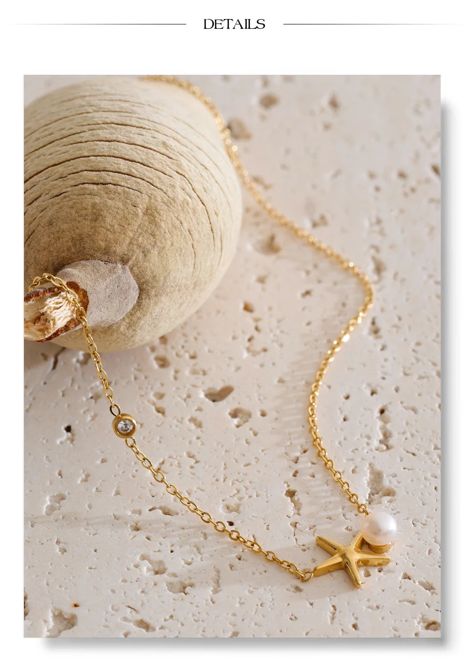 Freshwater pearl star geometric necklace in gold-plated stainless steel with freshwater pearl.