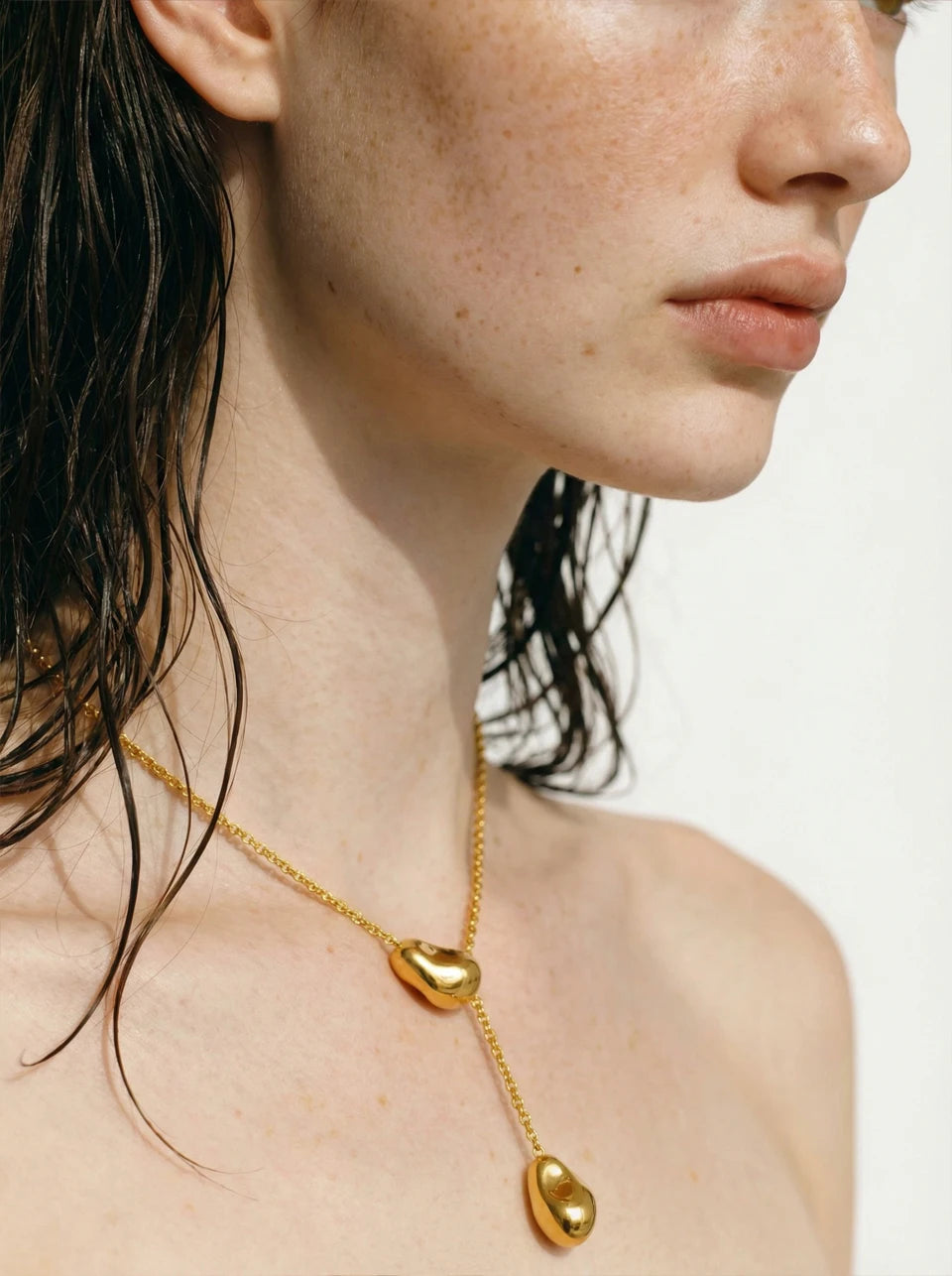 Geometric necklace in gold-plated stainless steel.
