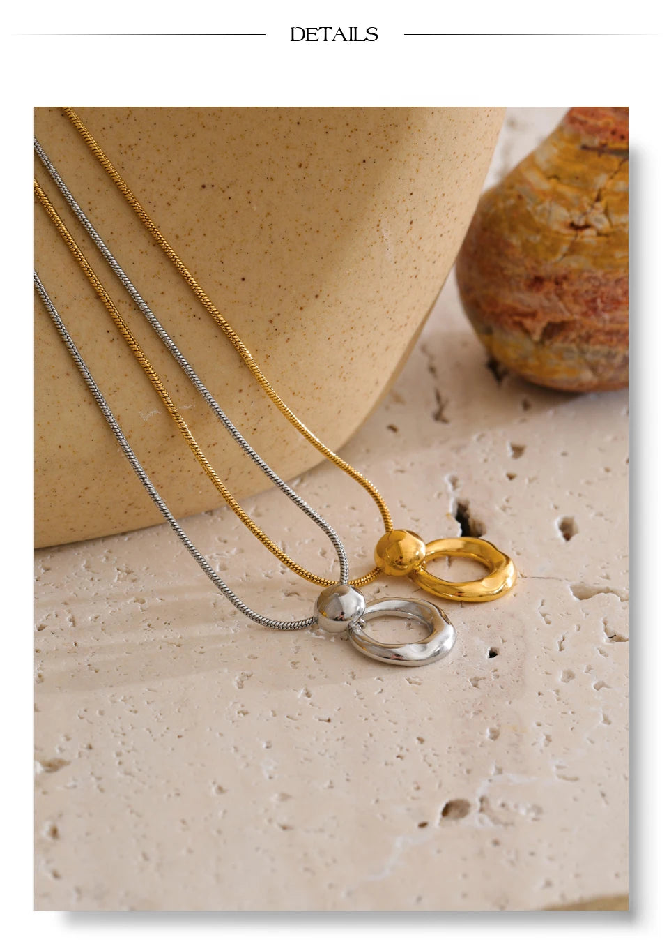 Geometric necklace in gold-plated stainless steel.