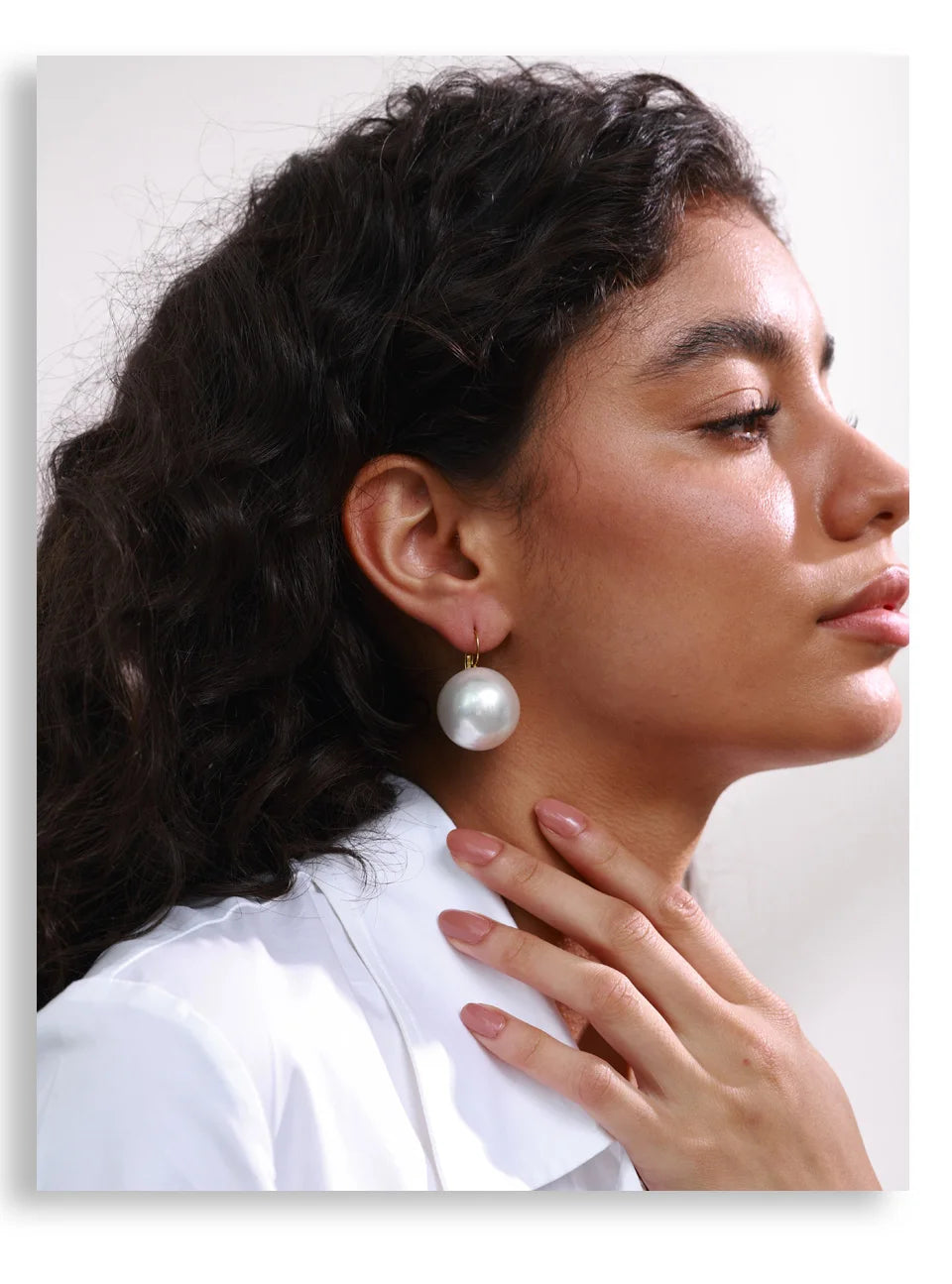 Pearl geometric earrings in gold-plated stainless steel with pearl.