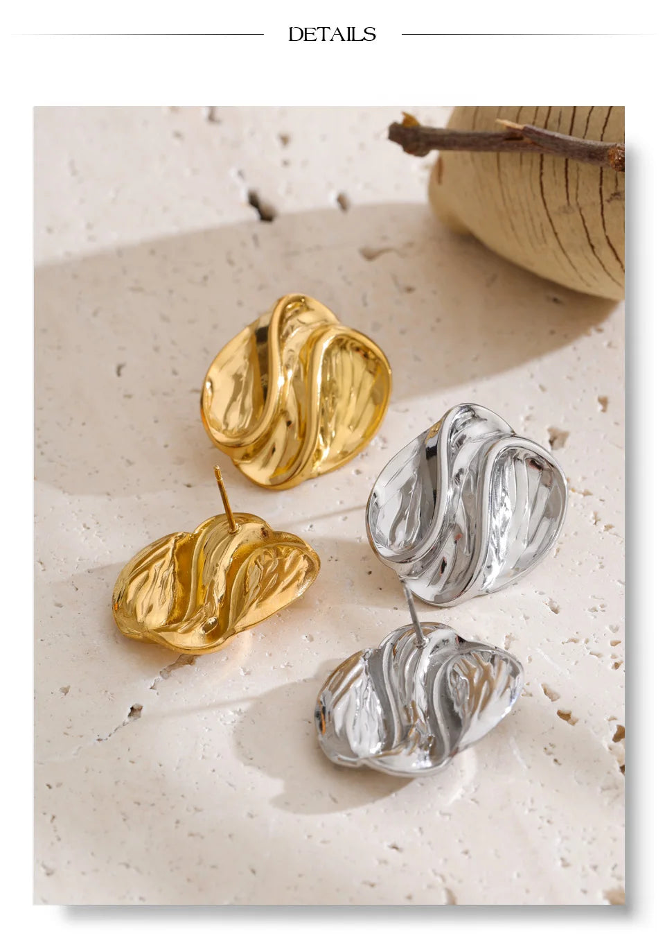 Geometric earrings in 18K gold-plated stainless steel.