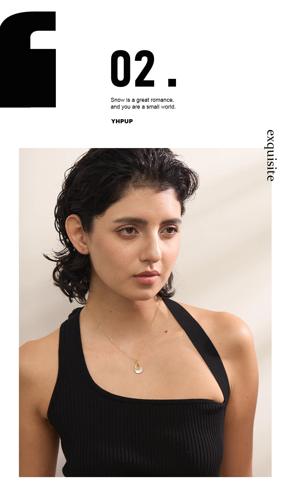 Shell natural stone geometric necklace in gold-plated stainless steel with natural stone and shell.