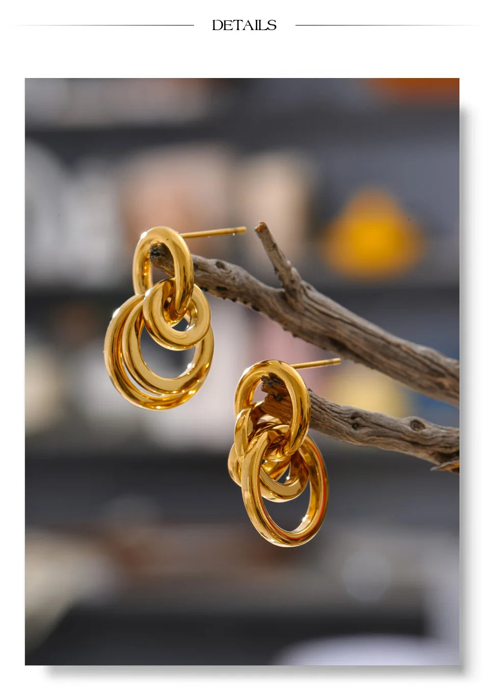Geometric earrings in gold-plated stainless steel.