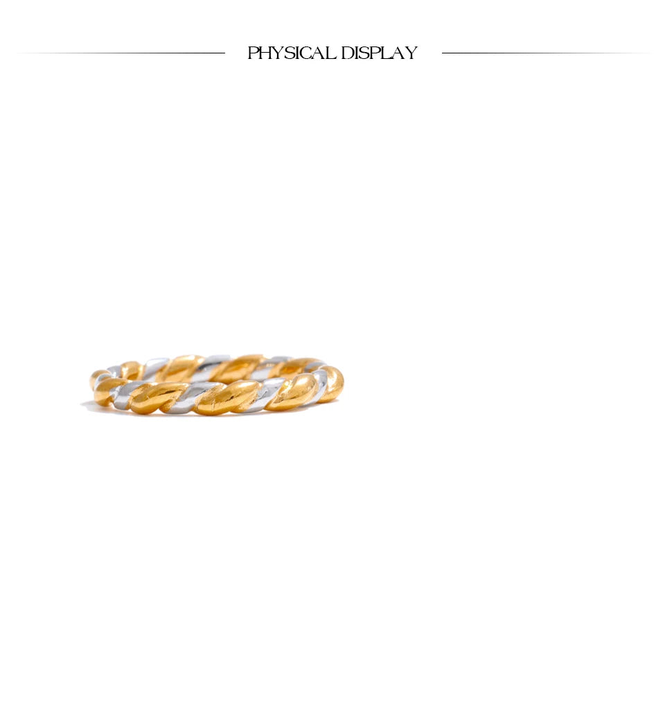 Minimalist geometric ring in 18K gold-plated stainless steel.