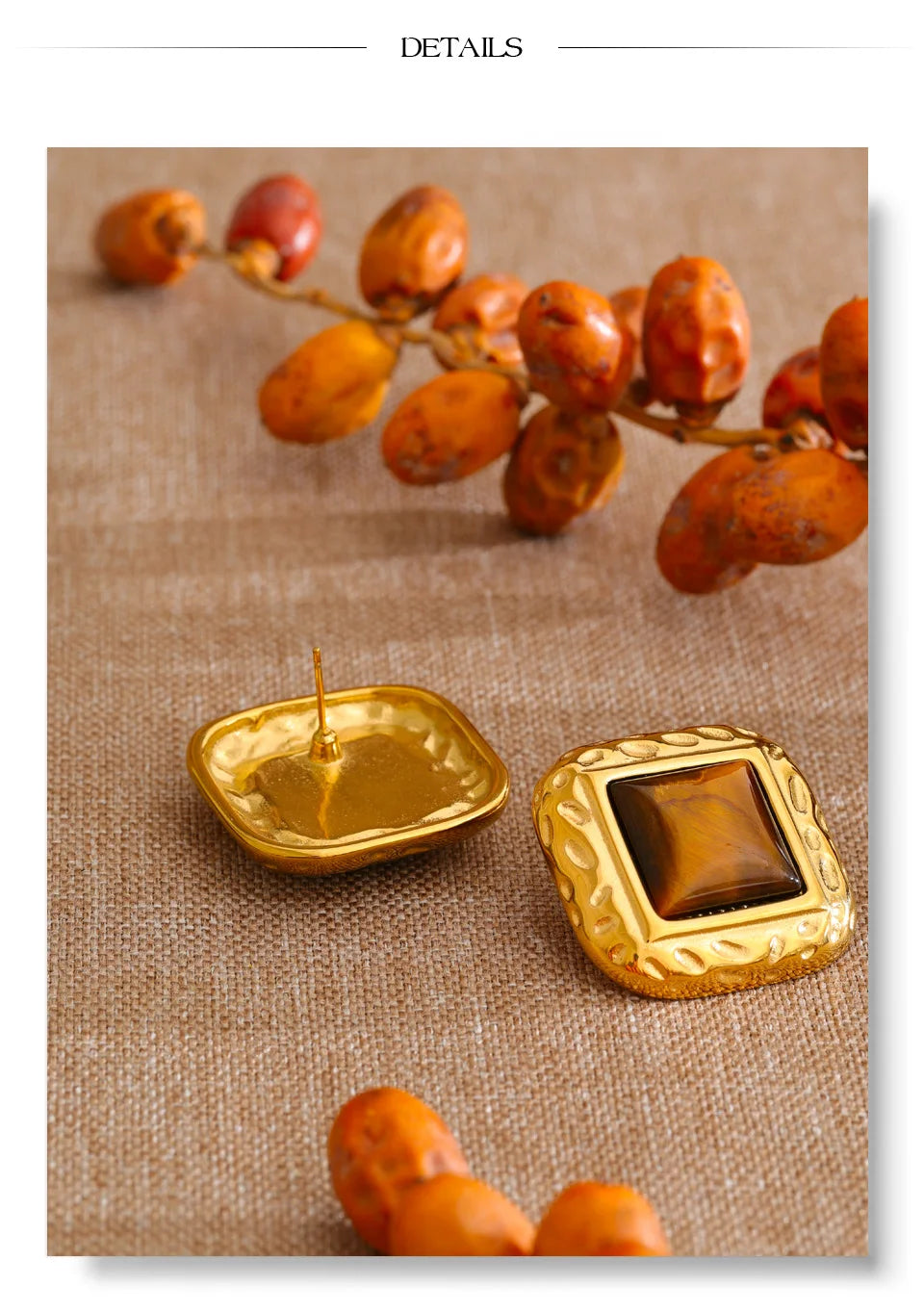 Natural stone geometric earrings in gold-plated stainless steel with natural stone.