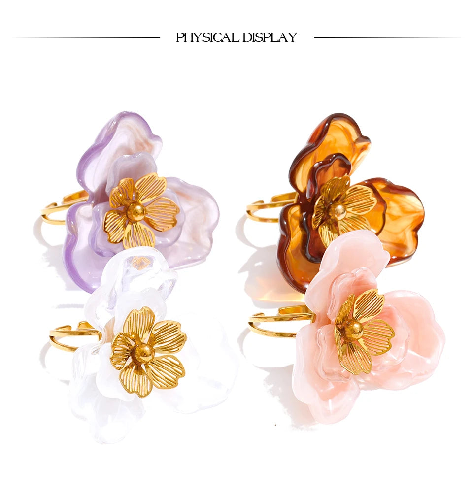 Resin flower ring in 18K gold-plated stainless steel with resin.