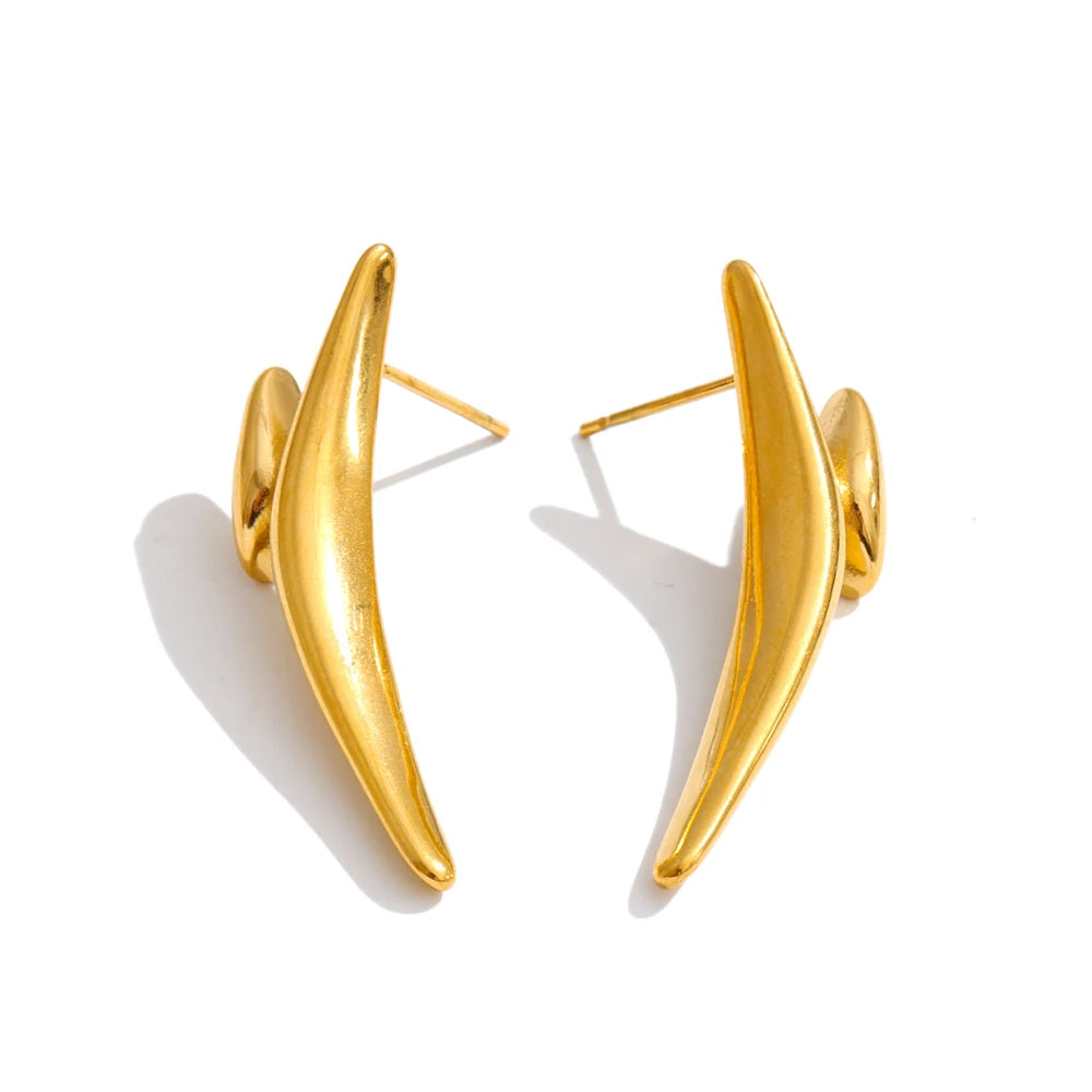 Geometric earrings in gold-plated stainless steel.