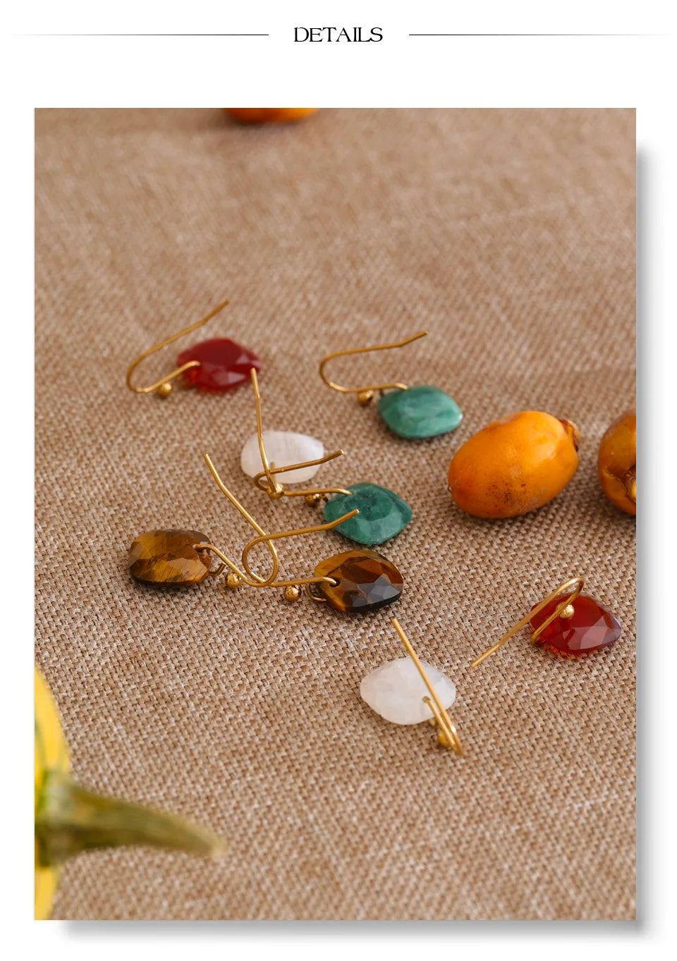 Natural stone geometric earrings in gold-plated stainless steel with natural stone.