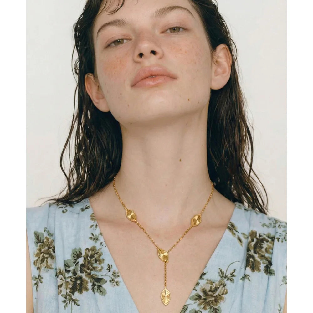 Chain necklace in gold-plated stainless steel.