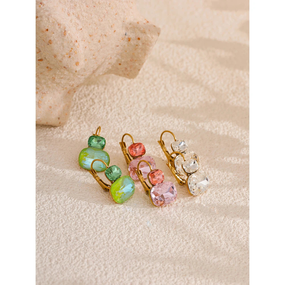Cubic zirconia geometric earrings in gold-plated stainless steel with cubic zirconia.