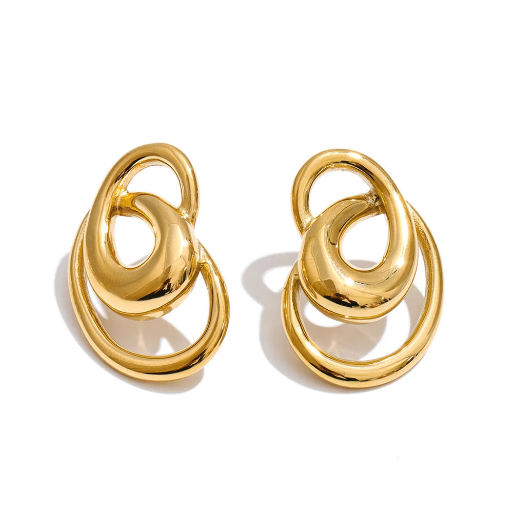 Geometric earrings in gold-plated stainless steel.