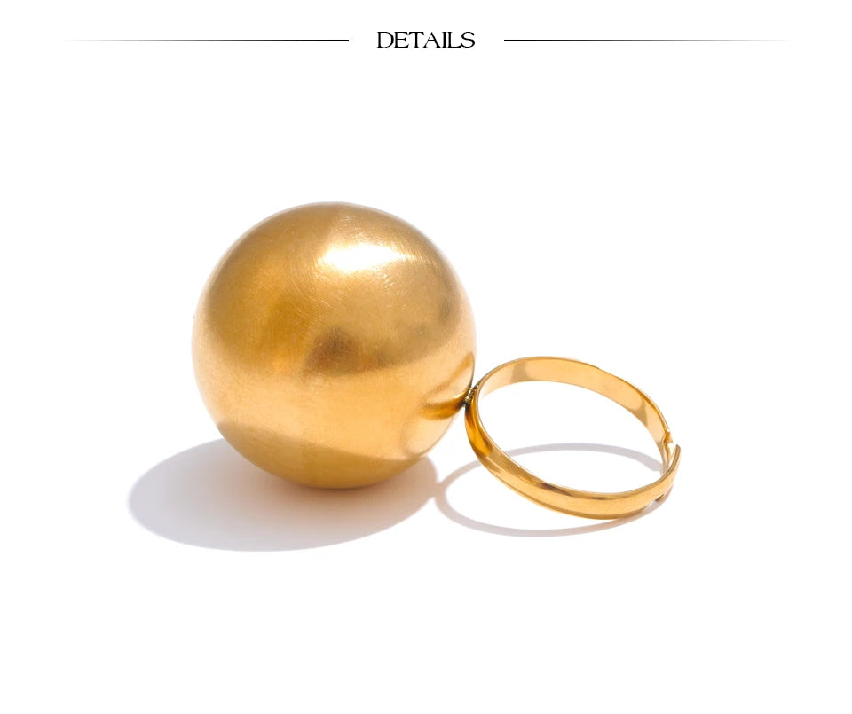 Geometric ring in 18K gold-plated stainless steel.