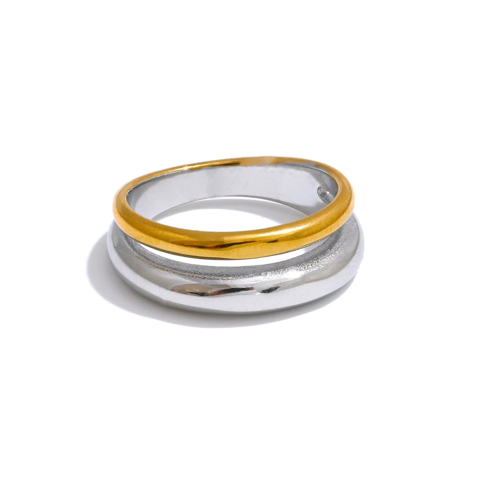 Geometric ring in 18K gold-plated stainless steel.
