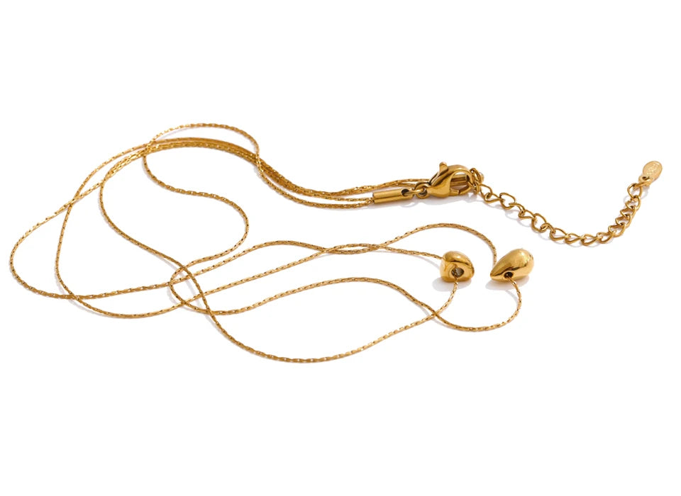Chain layered necklace in gold-plated stainless steel.
