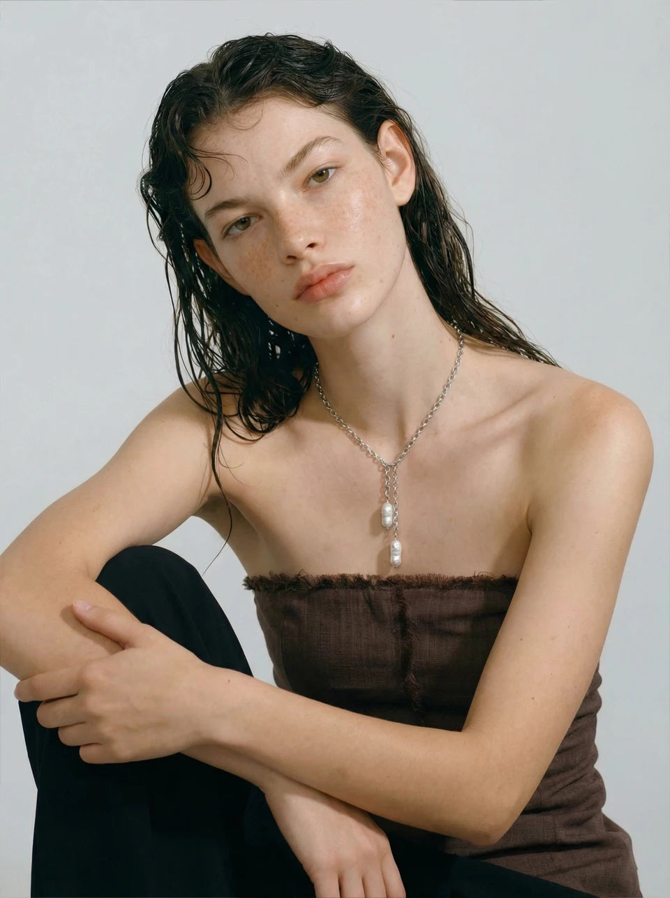 Pearl geometric chain necklace in gold-plated stainless steel with pearl.