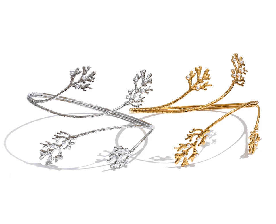 Pearl bracelet in gold-plated stainless steel with pearl.