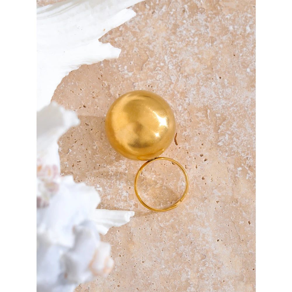 Geometric ring in 18K gold-plated stainless steel.