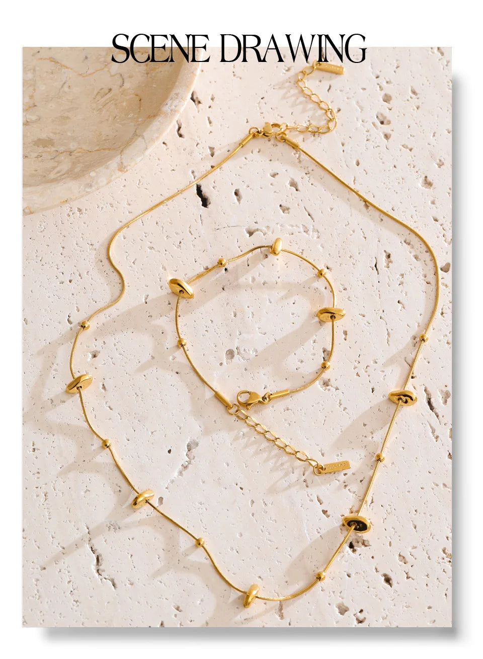 Geometric chain necklace in gold-plated stainless steel.