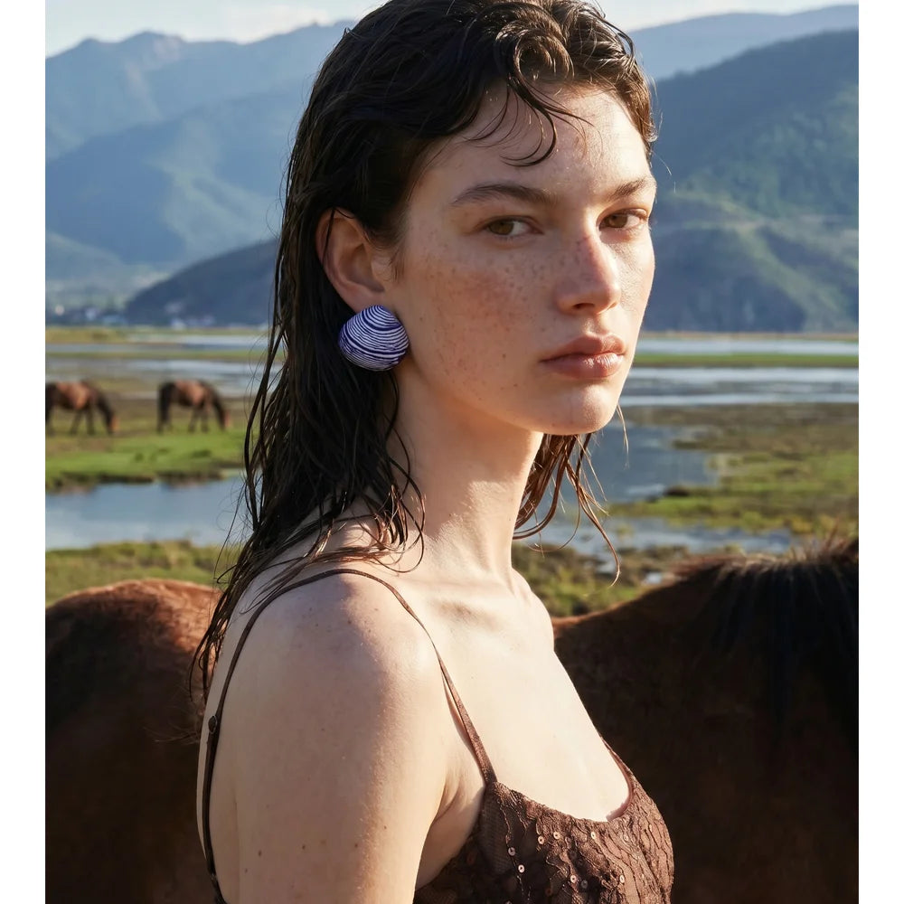 Shell enamel geometric earrings in gold-plated stainless steel with shell and enamel.