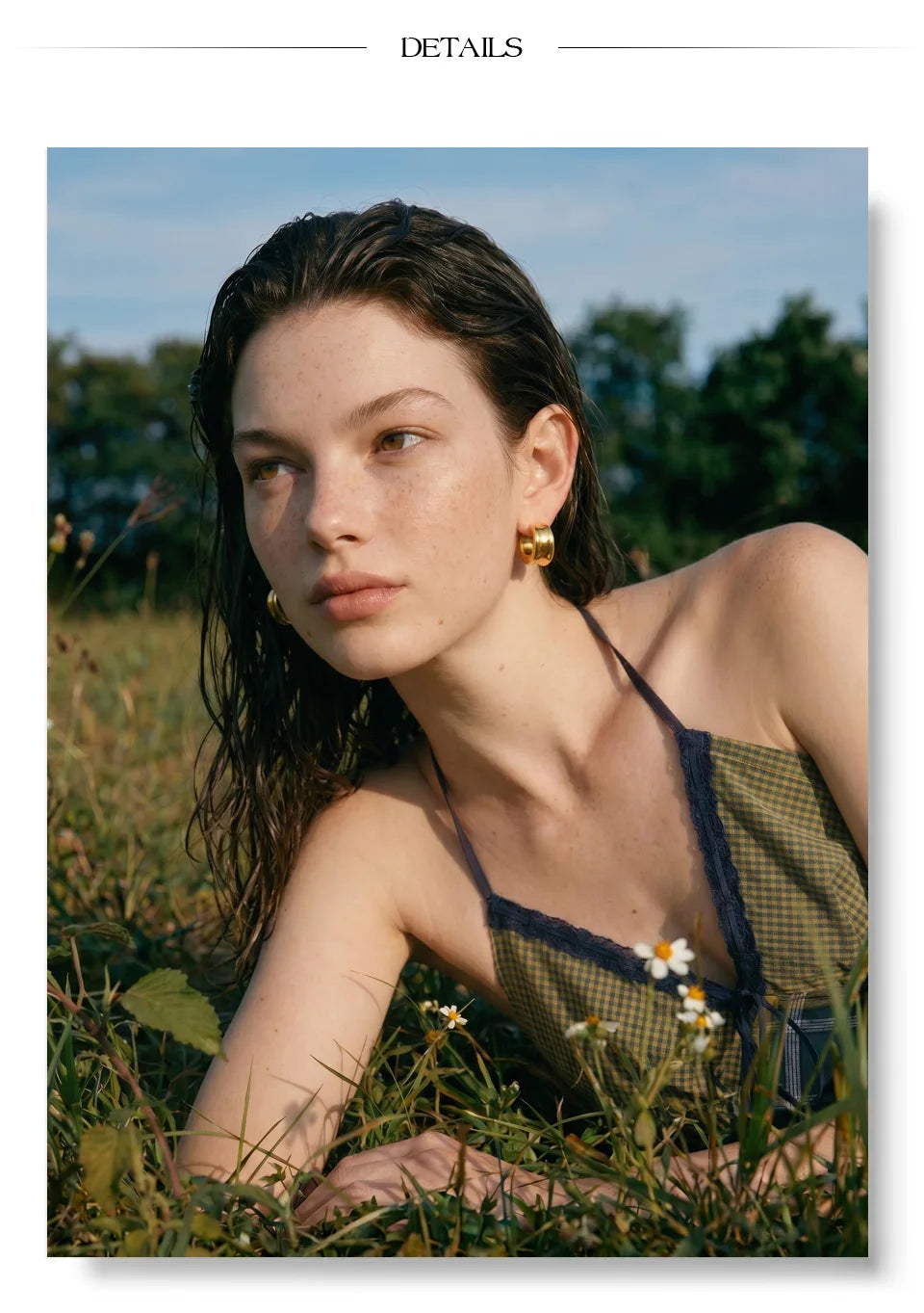 Geometric earrings in gold-plated stainless steel.