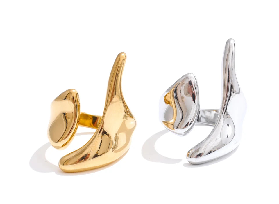 Geometric ring in 18K gold-plated stainless steel.