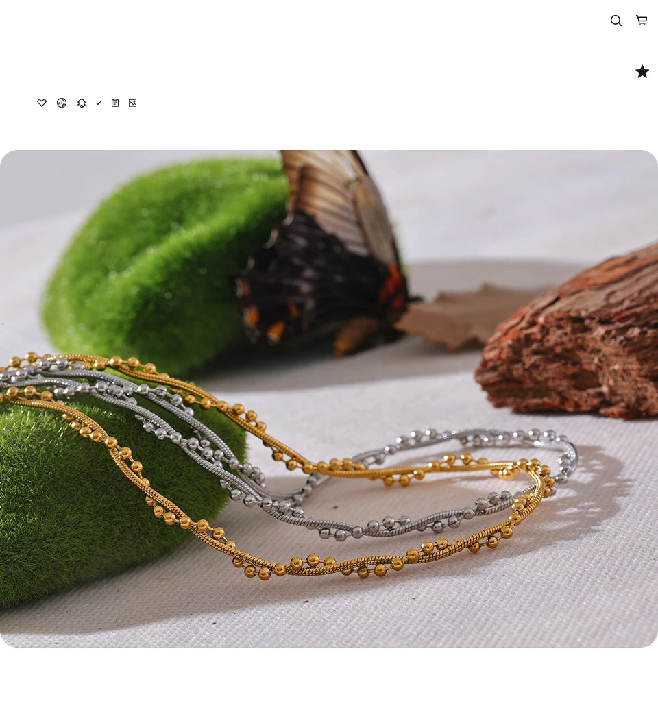 Geometric chain necklace in gold-plated stainless steel.