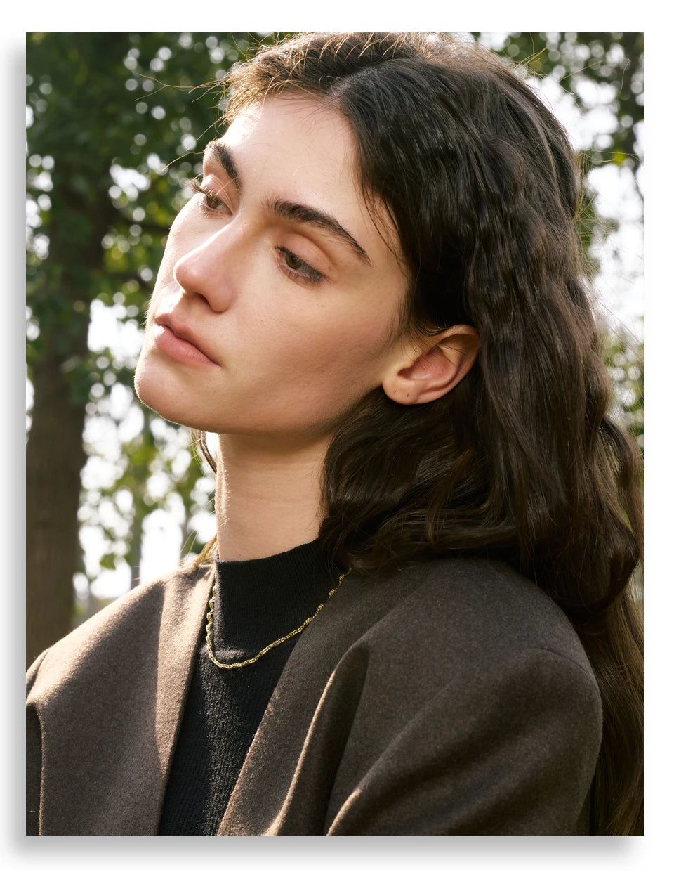 Geometric chain necklace in gold-plated stainless steel.