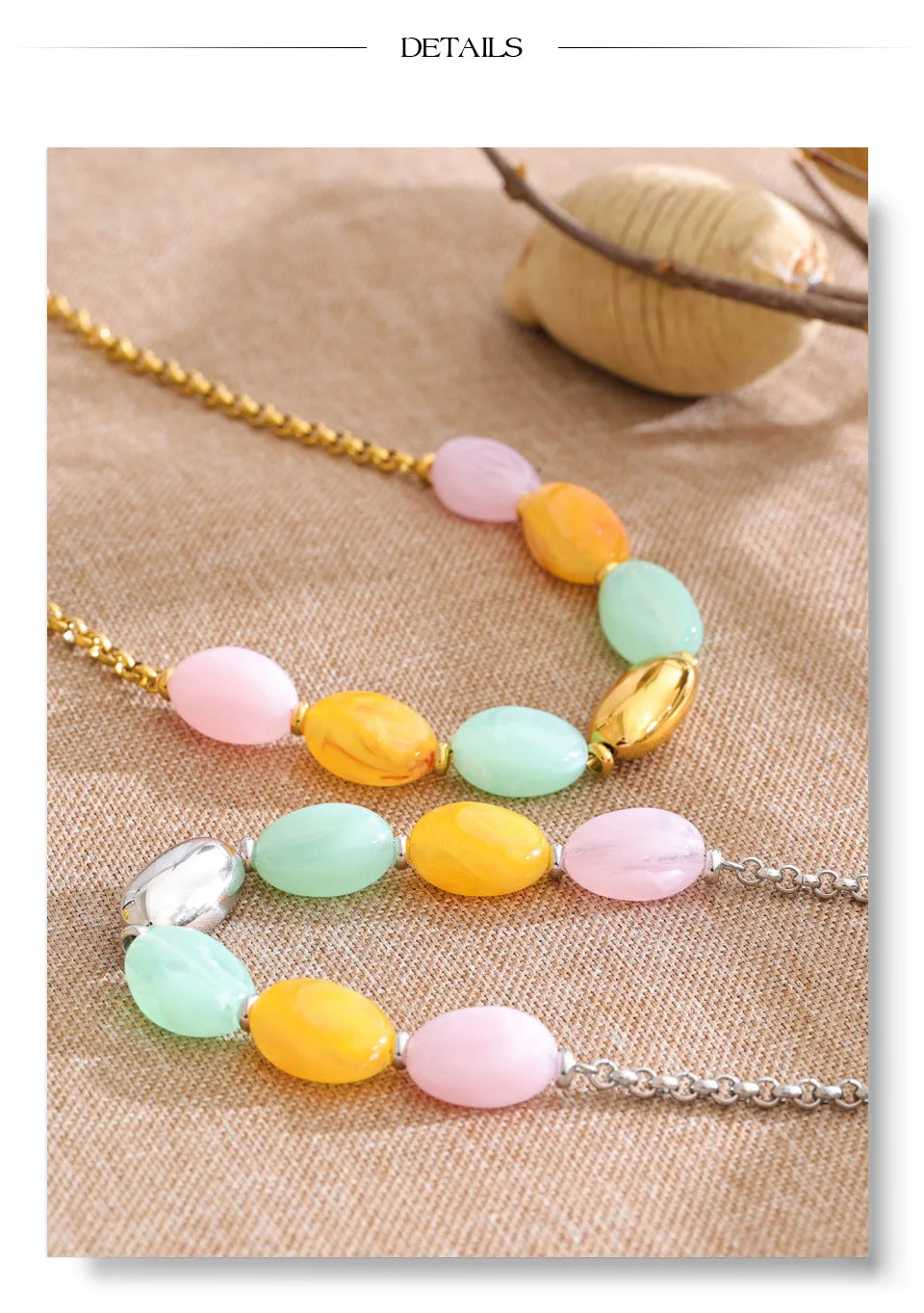 Resin natural stone geometric necklace in gold-plated stainless steel with natural stone and resin.