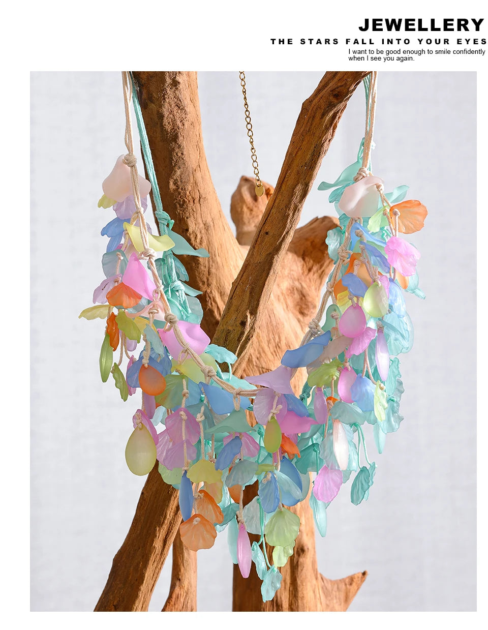 Resin multi-color y2k necklace in gold-plated stainless steel with resin.