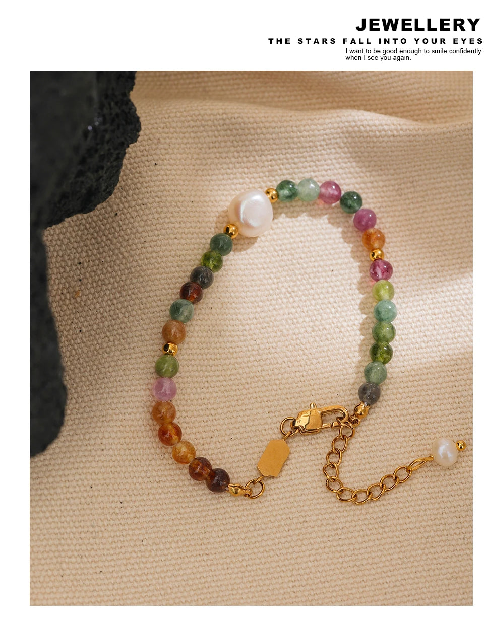 Pearl natural stone beaded bracelet in gold-plated stainless steel with pearl and natural stone.